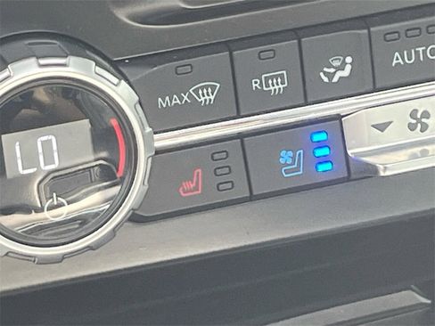 Used 2022 Ford F250 Lariat w/ Tremor Off-Road Package image 19