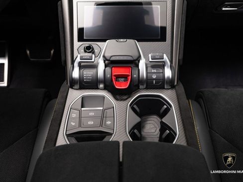 Used 2024 Lamborghini Urus Performante image 52