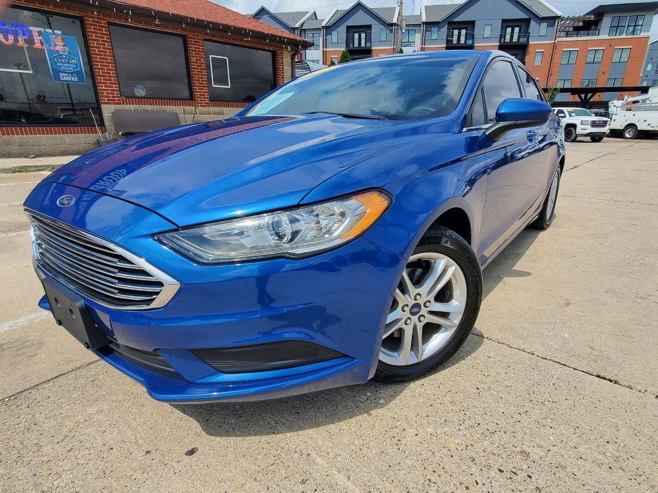 Used 2018 Ford Fusion SE FWD image 3