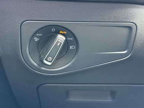 Used 2022 Volkswagen Tiguan SEL R-Line image 35