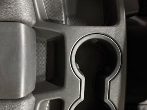 Used 2022 GMC Sierra 1500 SLE image 24