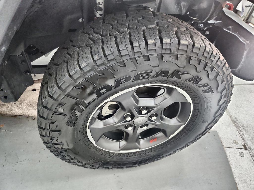 Certified 2022 Jeep Gladiator Rubicon w/ Cold Weather Group AWD/4WD image 38