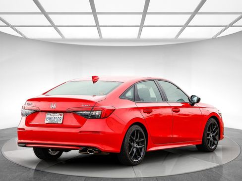 Used 2024 Honda Civic Sport image 3