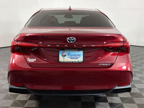 Used 2022 Toyota Avalon Limited w/ Advanced Safety Package FWD image 8