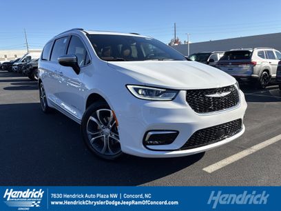 New 2026 Chrysler Pacifica Pinnacle