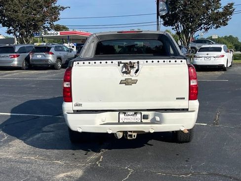 Used 2011 Chevrolet Avalanche LT AWD/4WD image 29