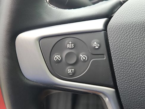 Used 2023 GMC Acadia SLT FWD image 25