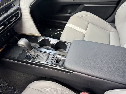 Used 2025 Toyota Camry SE w/ Convenience Package FWD image 26
