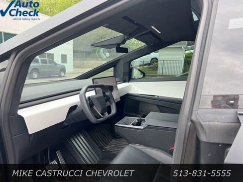 Used 2024 Tesla Cybertruck AWD Crew Cab image 5