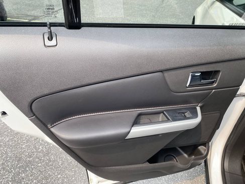 Used 2014 Ford Edge SEL w/ Equipment Group 205A AWD/4WD image 13