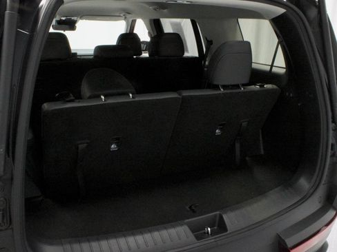 Used 2025 Hyundai Santa Fe SEL FWD image 12