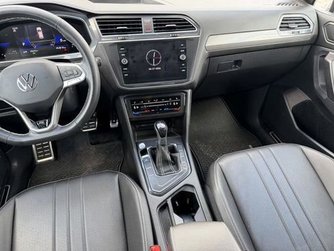 Used 2023 Volkswagen Tiguan SE R-Line FWD image 16