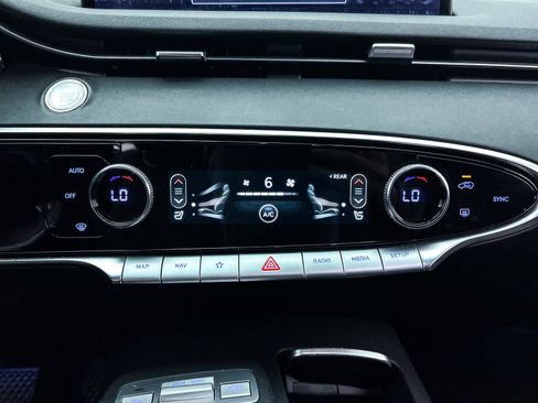 Used 2023 Genesis GV70 2.5T image 22