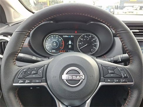 New 2025 Nissan Versa SR w/ Trunk Package image 36