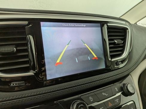 Used 2019 Chrysler Pacifica Limited image 5