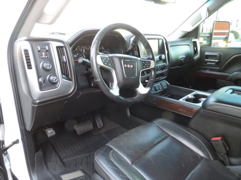 Used 2019 GMC Sierra 3500 SLT w/ Duramax Plus Package image 7