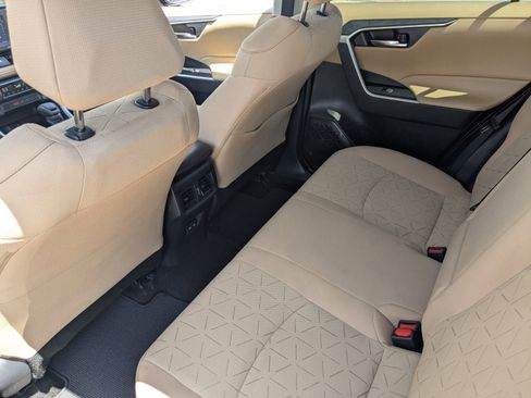 Used 2022 Toyota RAV4 XLE w/ Convenience Package image 16