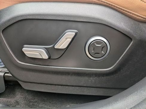 Used 2025 Hyundai Santa Fe Limited AWD/4WD image 12