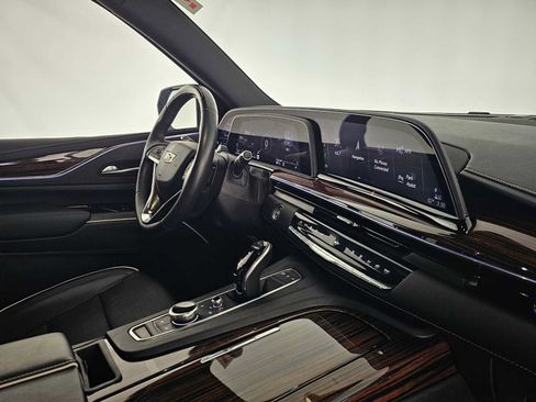 Used 2023 Cadillac Escalade Premium Luxury AWD/4WD image 11