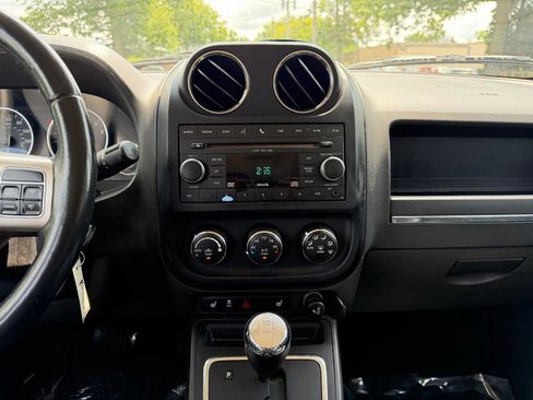 Used 2011 Jeep Patriot Latitude AWD/4WD image 14