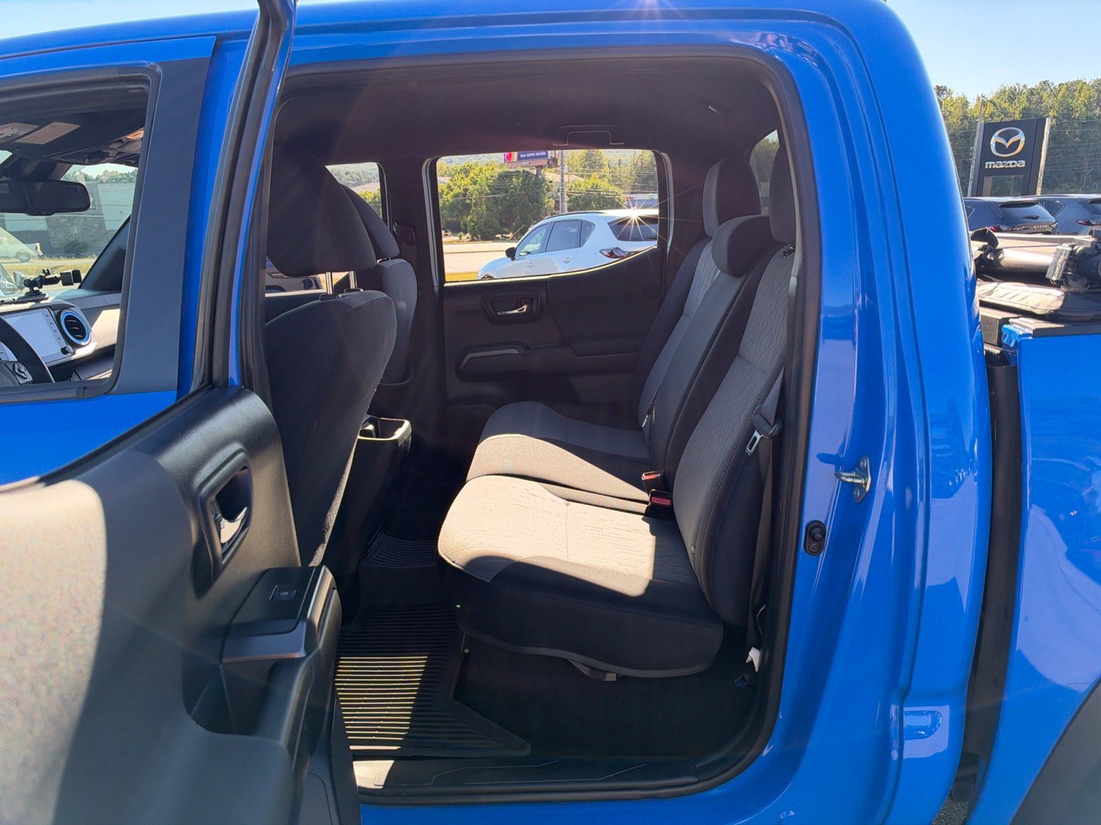 Used 2020 Toyota Tacoma TRD Off-Road AWD/4WD image 31