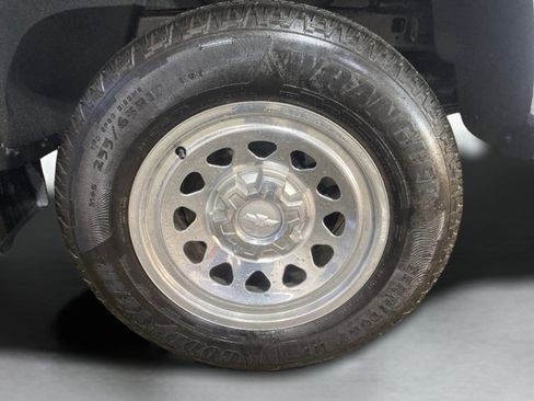 Used 2023 Chevrolet Colorado W/T w/ WT Convenience Package image 9