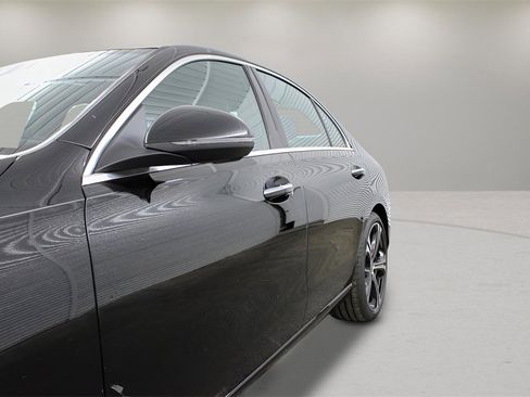 Used 2025 Mercedes-Benz C 300 Sedan image 12