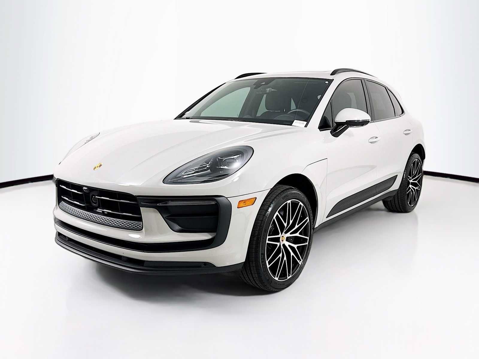 Certified 2026 Porsche Macan AWD/4WD image 1