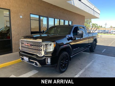 Used 2022 GMC Sierra 2500 Denali w/ Denali Black Diamond Edition AWD/4WD image 1