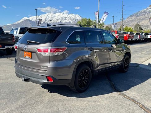 Used 2014 Toyota Highlander Plus AWD/4WD image 7