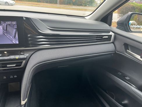 Used 2025 Toyota Camry LE image 30