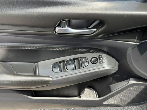Used 2020 Nissan Altima 2.5 S FWD image 15