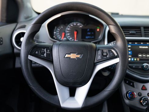 Used 2018 Chevrolet Sonic LT FWD image 31