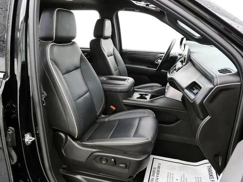 Used 2023 GMC Yukon XL SLT w/ SLT Luxury Package AWD/4WD image 14