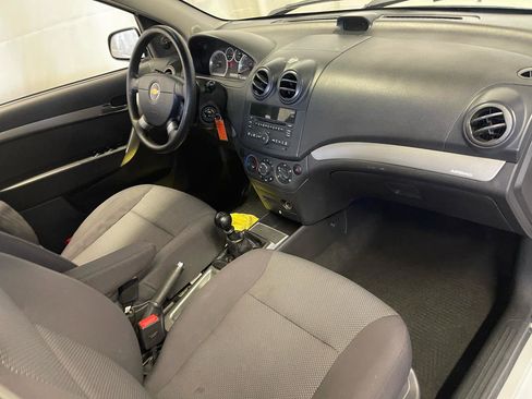Used 2009 Chevrolet Aveo LT w/ Power and Convenience Package FWD image 13