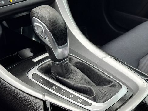 Used 2016 Ford Fusion SE image 16