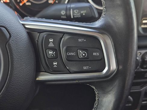 Used 2020 Jeep Gladiator Overland image 17