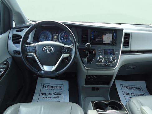 Used 2015 Toyota Sienna XLE Premium AWD/4WD image 11