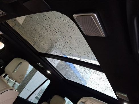 Used 2022 Cadillac Escalade Premium Luxury w/ Performance Package image 12