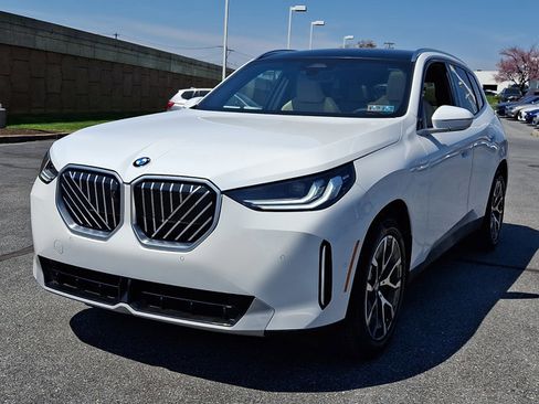 Certified 2025 BMW X3 xDrive30i w/ Premium Package image 3