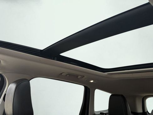 Used 2018 Ford Escape SE w/ SE Sport Appearance Package image 22