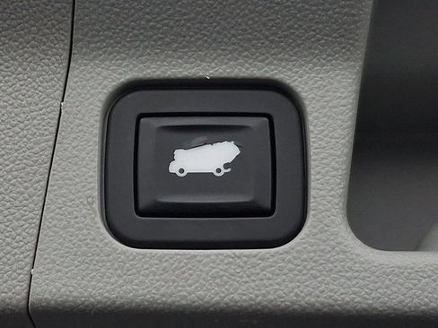 Used 2017 GMC Acadia SLT image 32