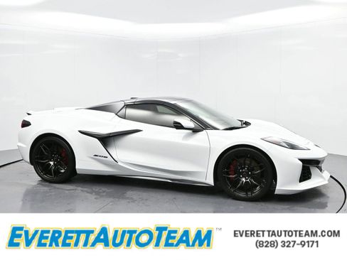 Used 2025 Chevrolet Corvette Z06 w/ Battery Protection Package image 1