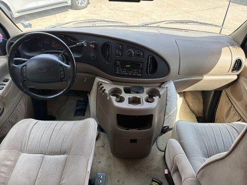 Used 2000 Ford E-150 and Econoline 150 image 19