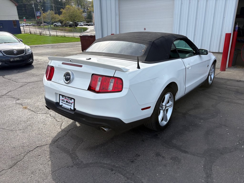 Used 2010 Ford Mustang GT Premium RWD image 3