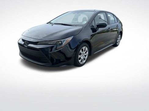 Used 2023 Toyota Corolla LE FWD image 4