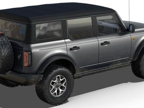 New 2025 Ford Bronco Badlands image 3