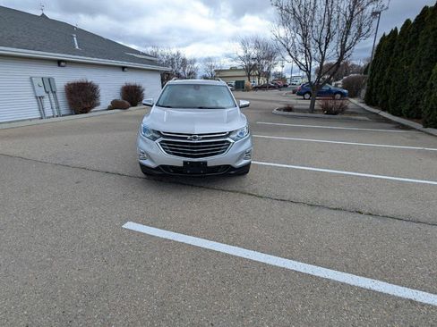 Used 2018 Chevrolet Equinox Premier image 8