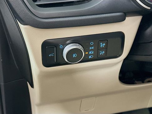 Used 2020 Ford Escape SEL FWD image 17