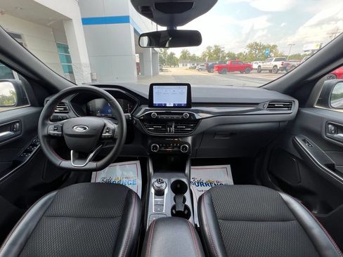 Used 2025 Ford Escape ST-Line FWD image 2